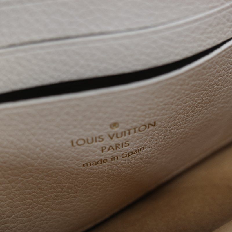 Louis Vuitton 路易威登 MyLockme 藍白雙色 小牛皮金屬鍊帶 翻蓋信封包-18