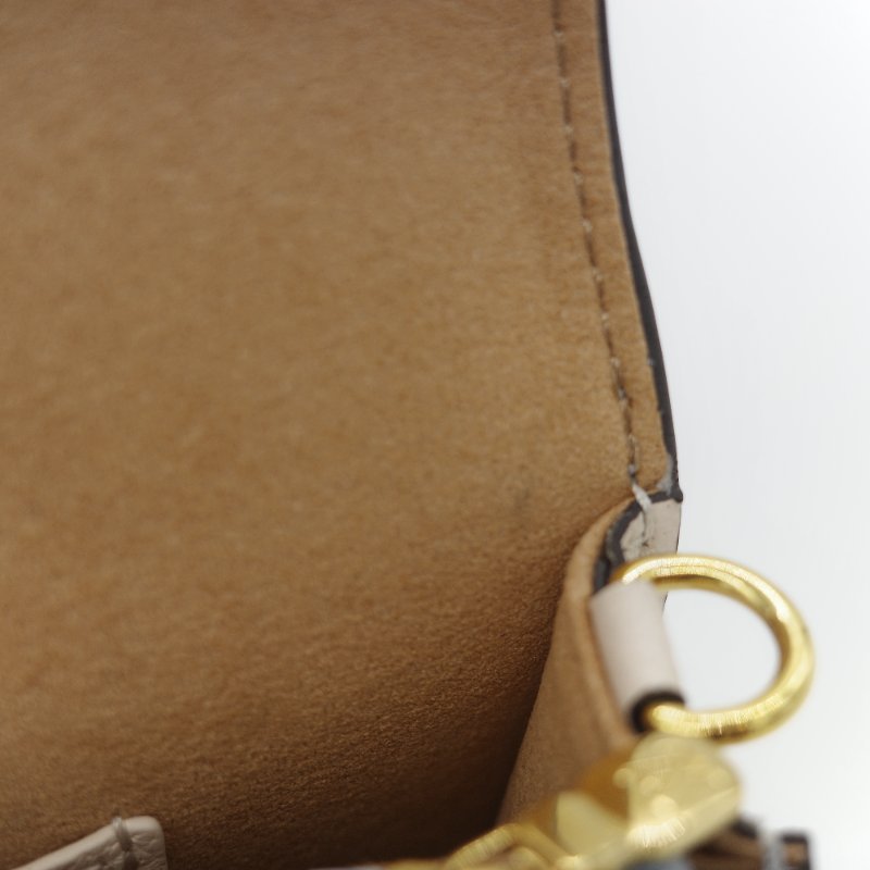 Louis Vuitton 路易威登 MyLockme 藍白雙色 小牛皮金屬鍊帶 翻蓋信封包-23