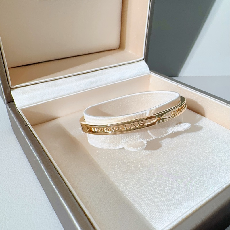 Bvlgari寶格麗 B.Zero1 系列  Logo 簽名鏤空手鐲，18K 黃金 S 號-1