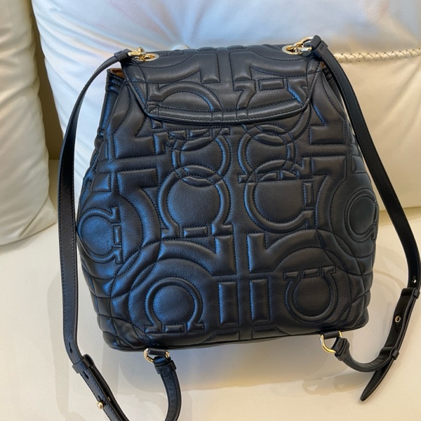 Salvatore Ferragamo LOGO 壓印皮革 後背包-8