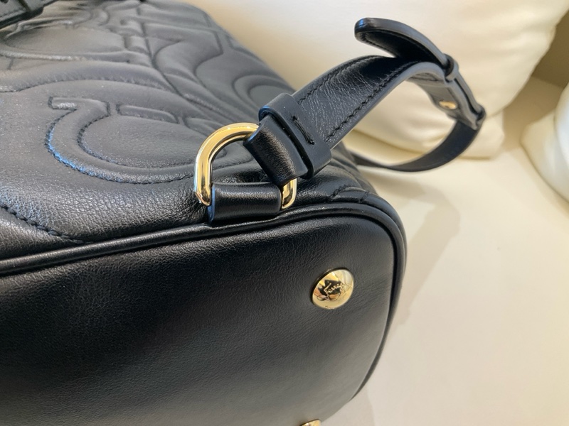 Salvatore Ferragamo LOGO 壓印皮革 後背包-13