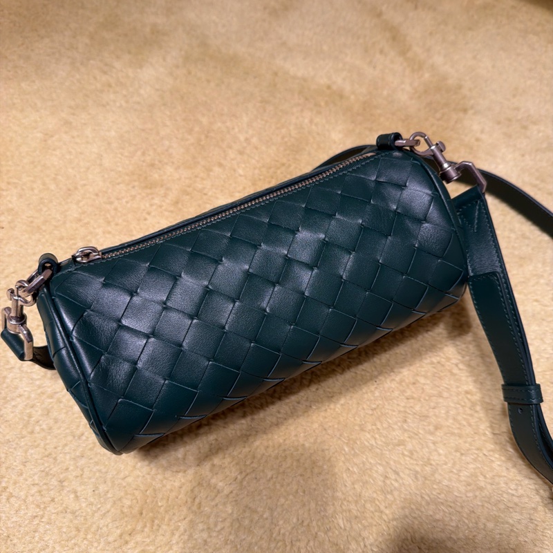 全新BOTTEGA VENETA Intrecciato 桶形斜背單肩包 BV-0