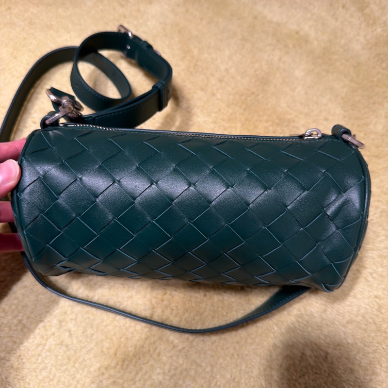 全新BOTTEGA VENETA Intrecciato 桶形斜背單肩包 BV-2
