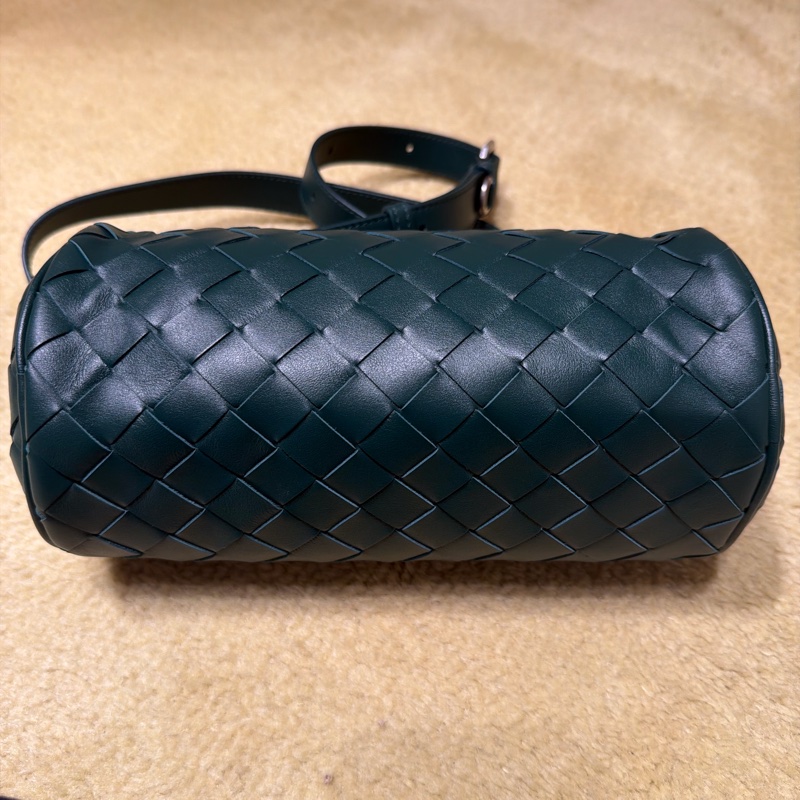 全新BOTTEGA VENETA Intrecciato 桶形斜背單肩包 BV-8