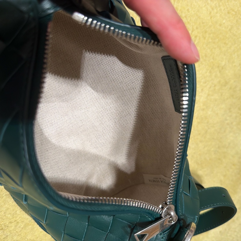 全新BOTTEGA VENETA Intrecciato 桶形斜背單肩包 BV-9