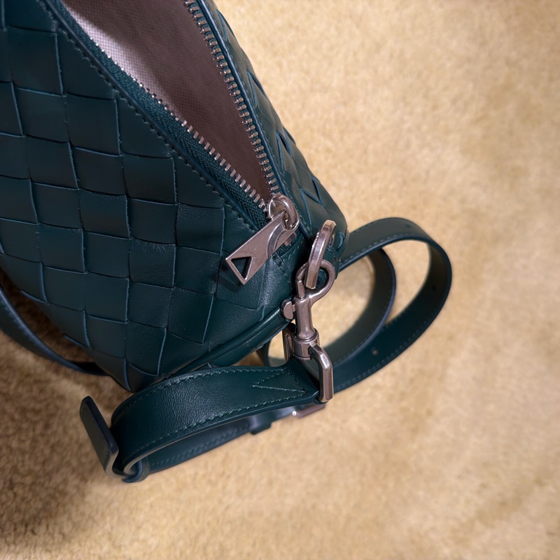 全新BOTTEGA VENETA Intrecciato 桶形斜背單肩包 BV-10