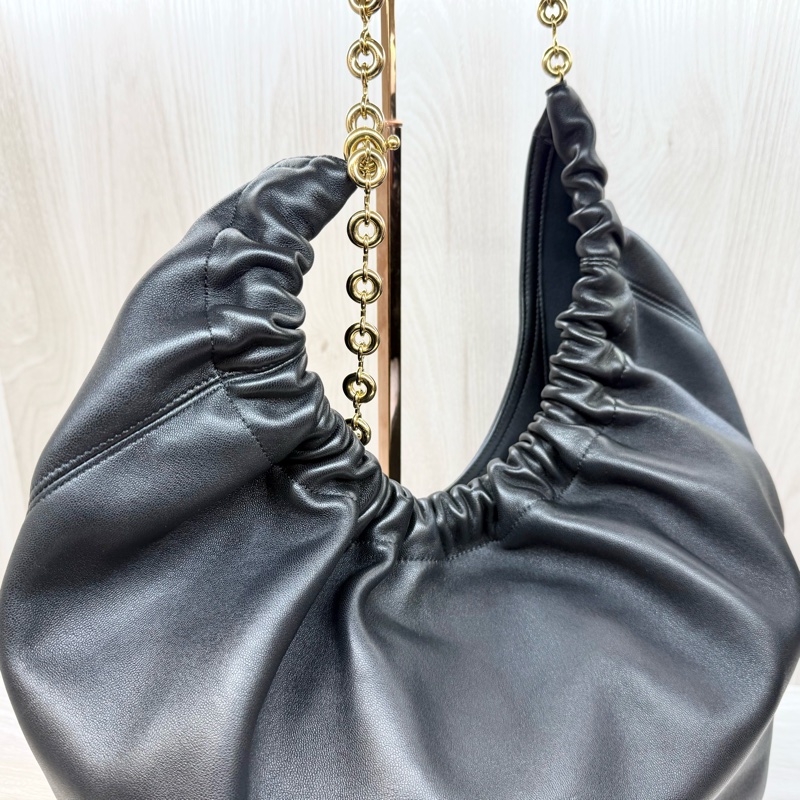 LOEWE✨黑小羊皮Squeeze HOBO BAG-8