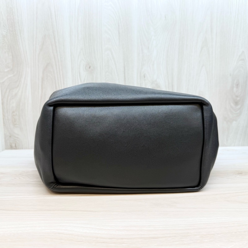 LOEWE✨黑小羊皮Squeeze HOBO BAG-9