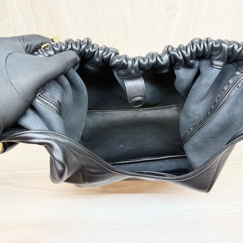 LOEWE✨黑小羊皮Squeeze HOBO BAG-15