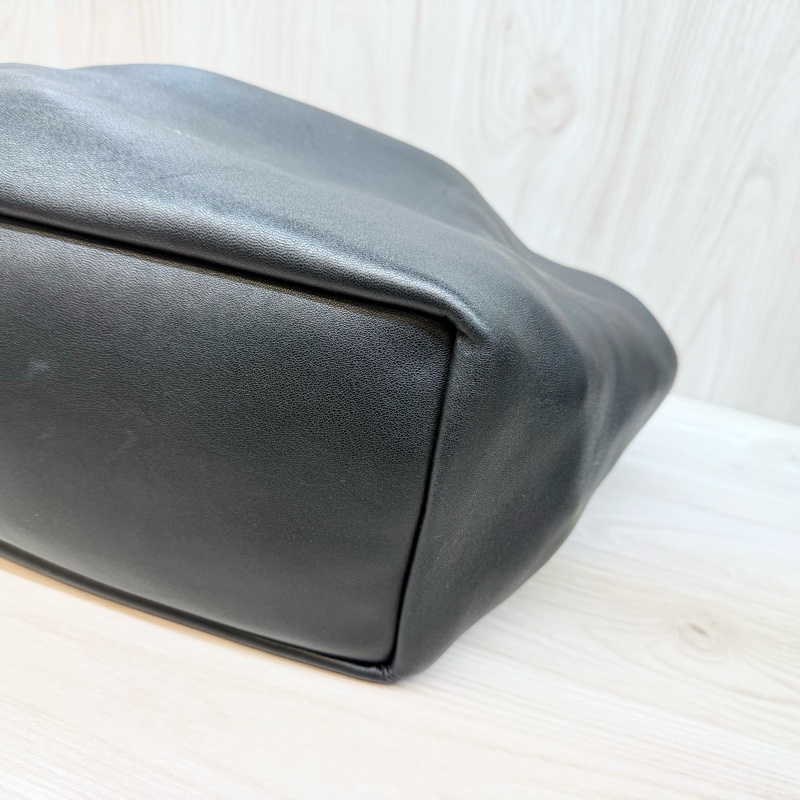 LOEWE✨黑小羊皮Squeeze HOBO BAG-19