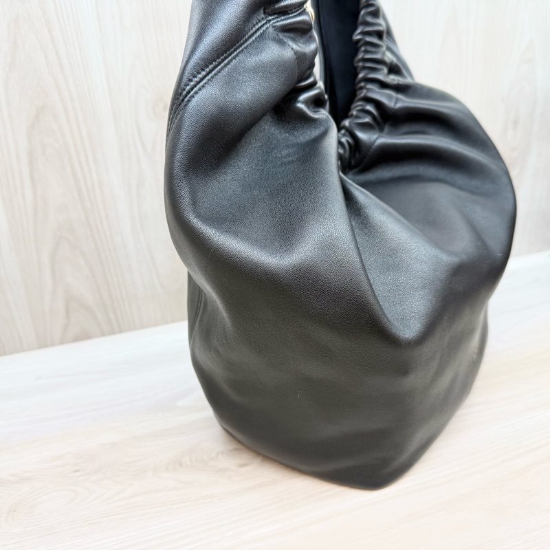 LOEWE✨黑小羊皮Squeeze HOBO BAG-22