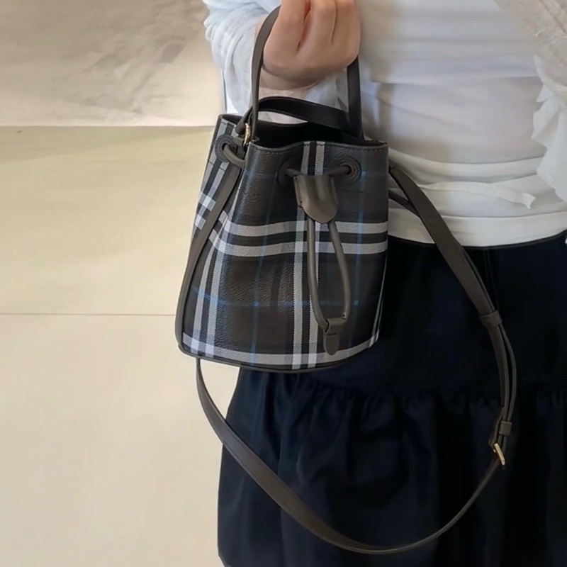 Burberry bucket ( Grey )-4