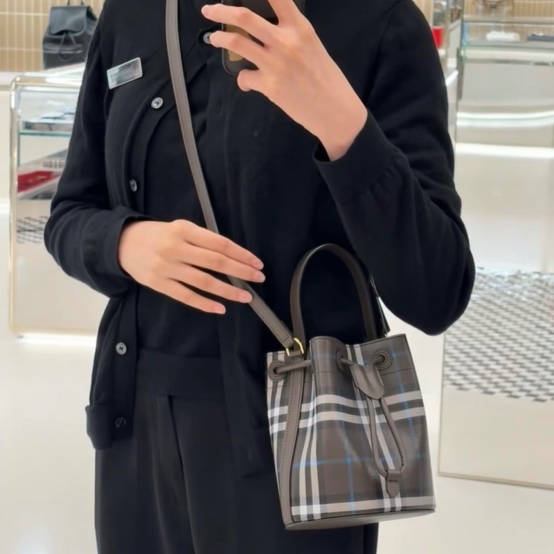 Burberry bucket ( Grey )-5