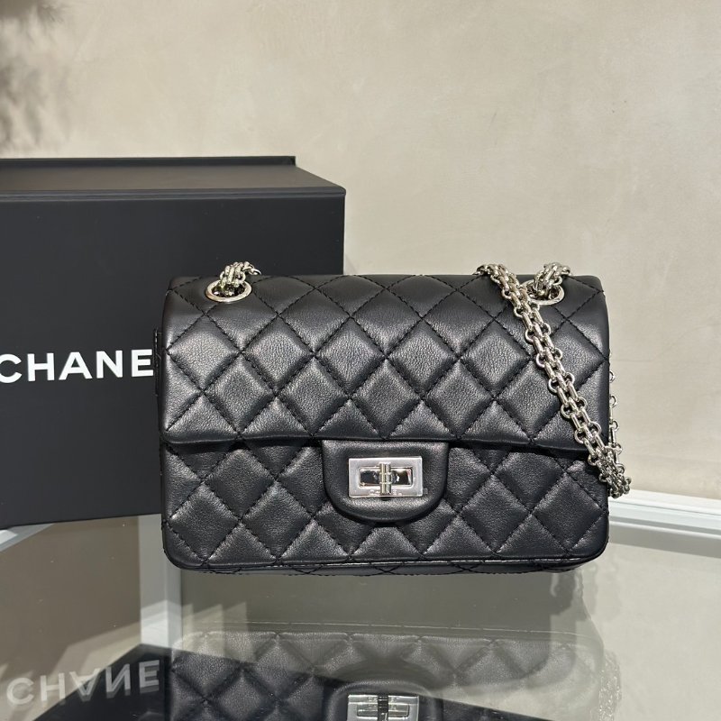 CHANEL 2.55經典口蓋包 20 - 黑銀-0