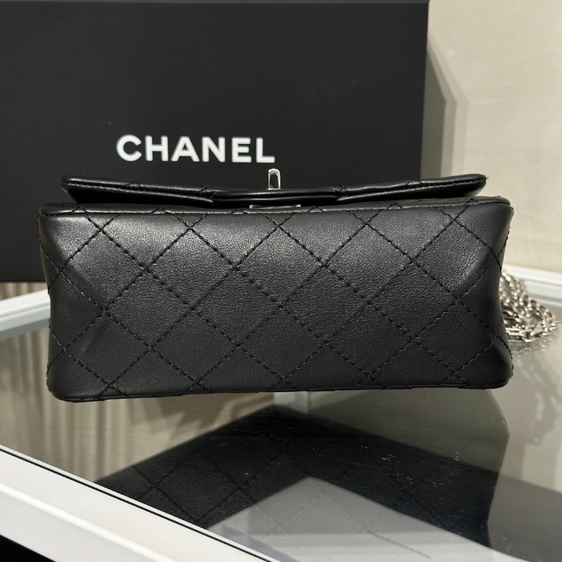 CHANEL 2.55經典口蓋包 20 - 黑銀-5