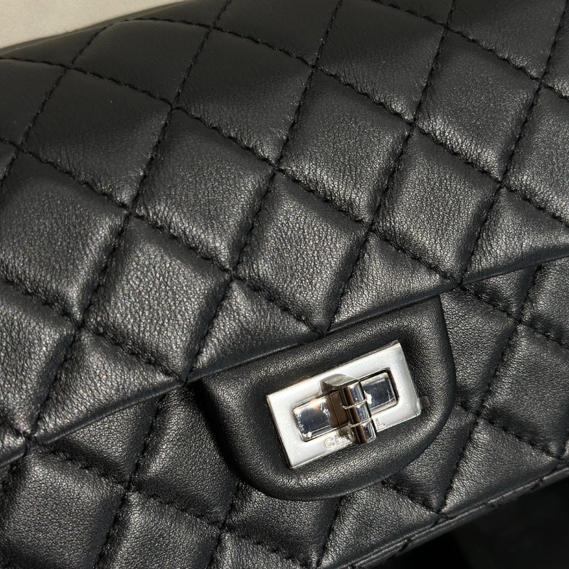 CHANEL 2.55經典口蓋包 20 - 黑銀-6