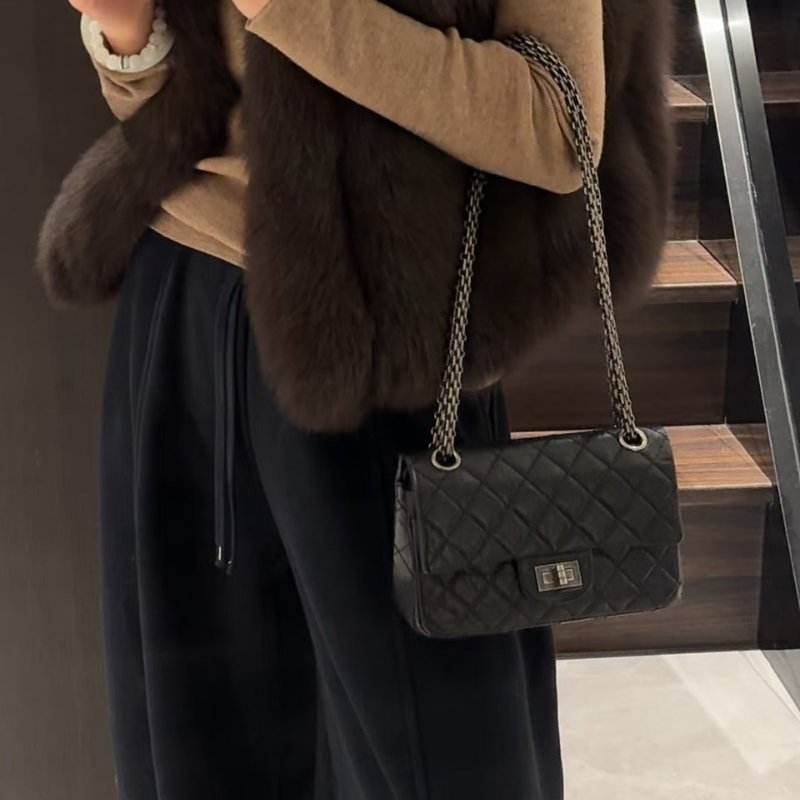 CHANEL 2.55經典口蓋包 20 - 黑銀-12