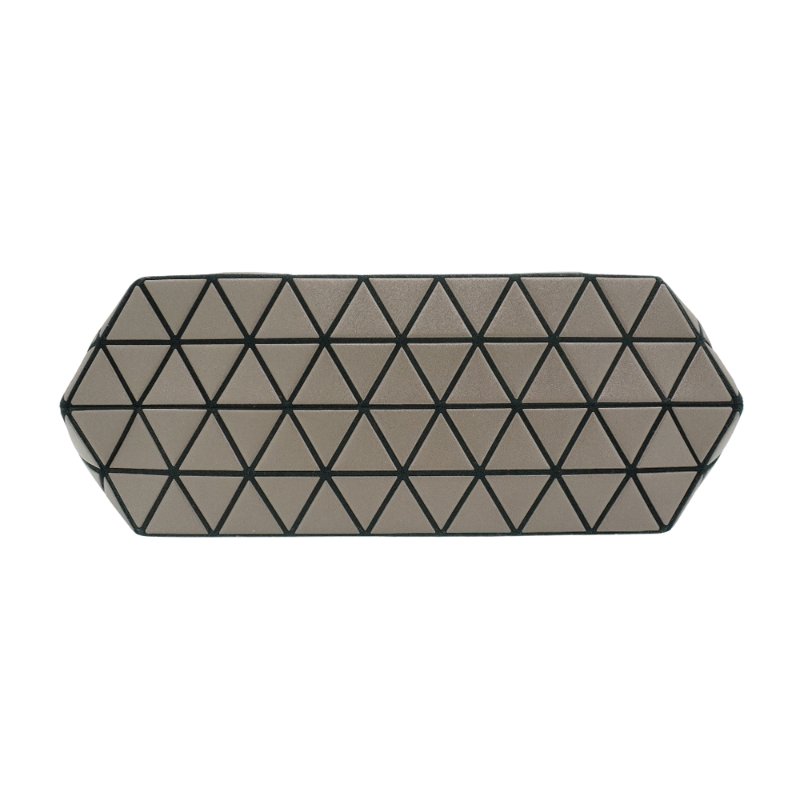 Issey Miyake 霧面幾何大型手提肩背包(深咖)-3