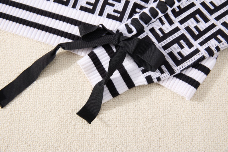 ❤️Fendi 黑白滿logo上衣-3