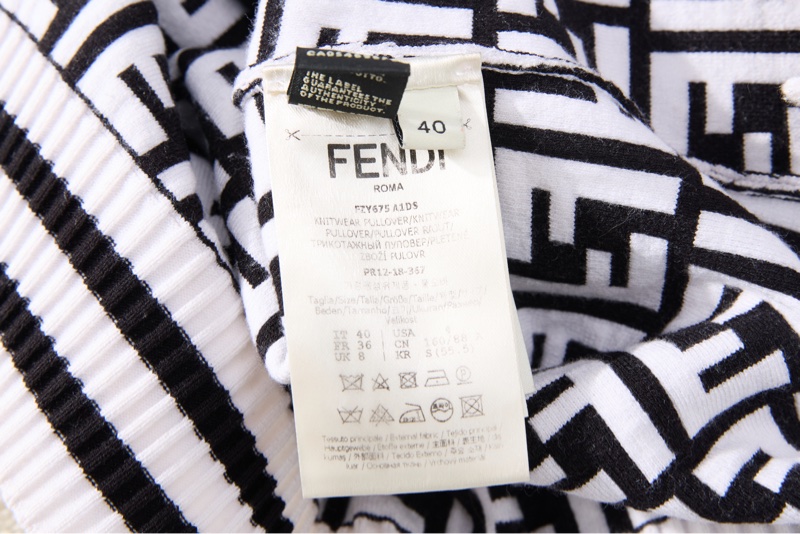 ❤️Fendi 黑白滿logo上衣-8