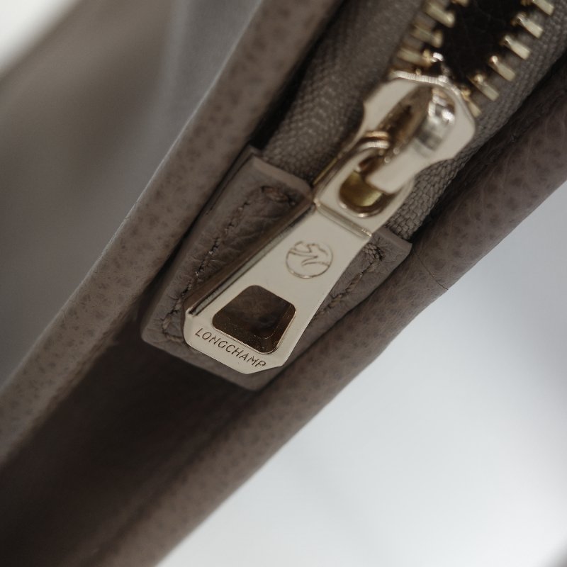 Longchamp 瓏驤 Le Foulonné 斑鳩灰色 經典粒面小牛皮 小型直式手提斜背兩用包-14