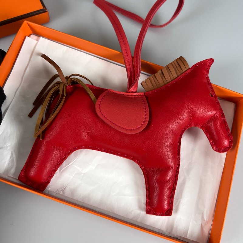 HERMES A刻 紅色Rodeo GM 小馬吊飾-1