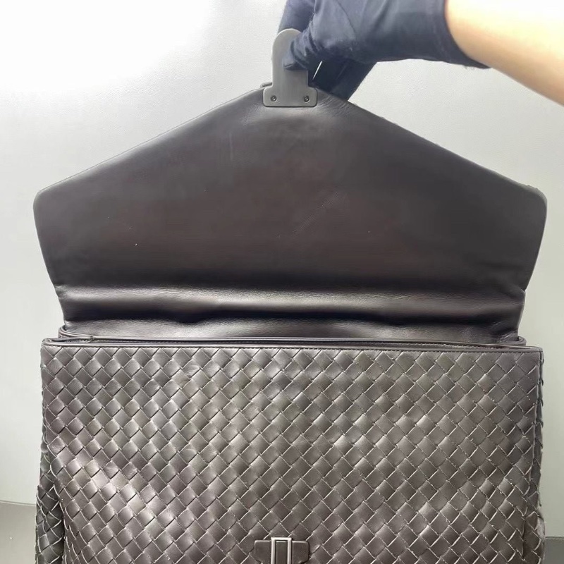 BV 編織翻蓋開合牛皮公事包手提包 經典牛皮材質 翻蓋開合 金屬鎖扣 37.5*29*8  9新 配件鑰匙 皮牌 塵袋-8