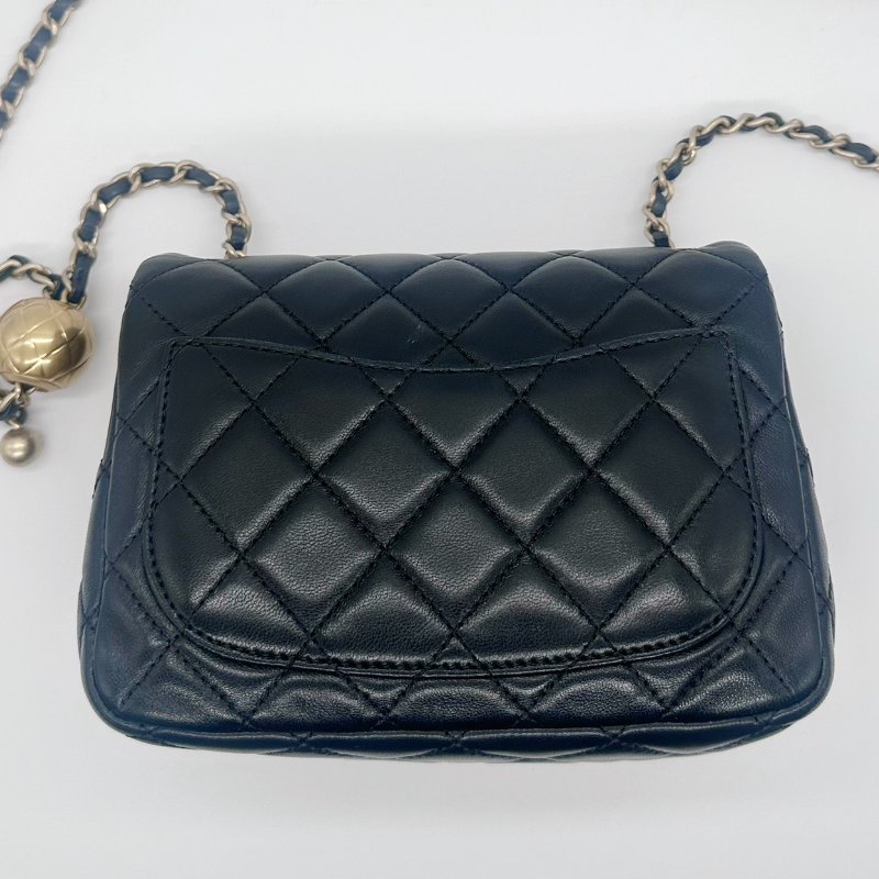 CHANEL 黑色金球方胖子(小羊皮)-1