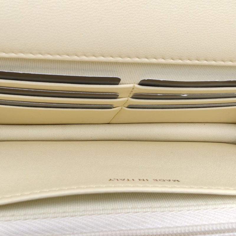 CHANEL 23SCFWOC黃色羊皮晶片開金扣山茶花調節扣肩帶-5