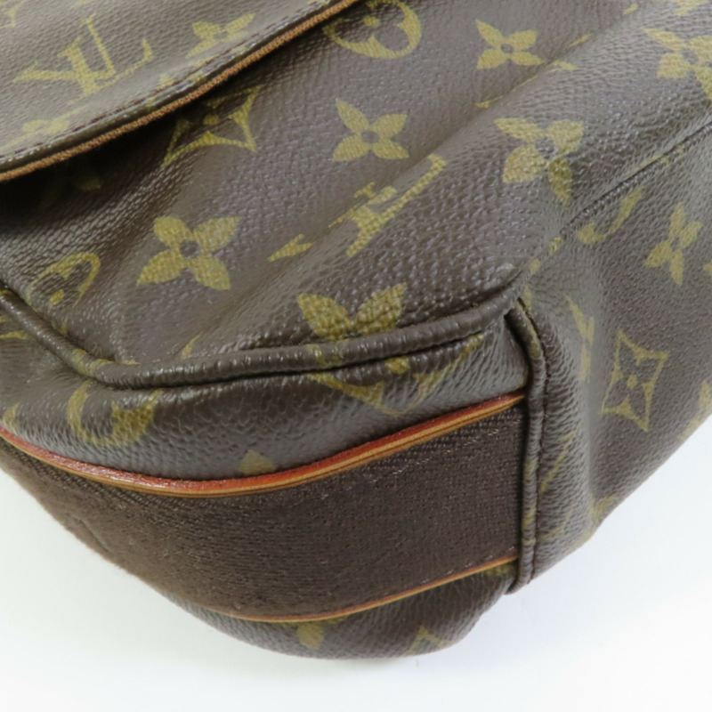 LOUIS VUITTON Monogram Beaubourg MM金扣肩背袋-9