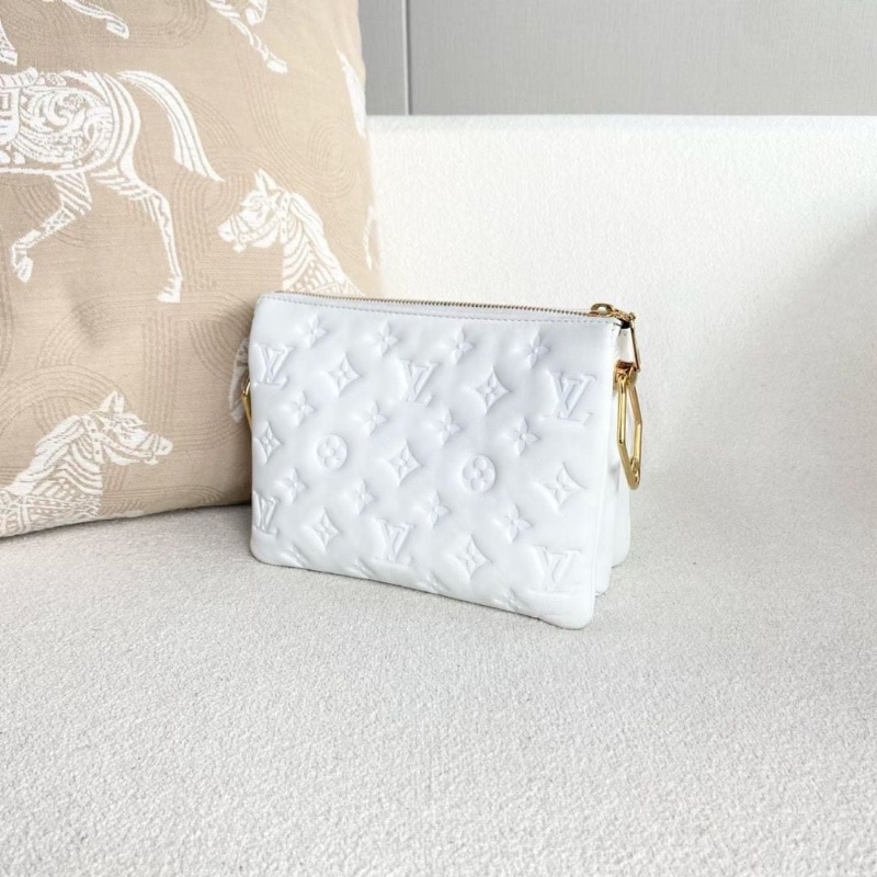 LV Coussin BB全皮壓紋枕頭包 芯片款 白色金扣 羊皮21*16*7  9新 配件肩帶 鏈條 塵袋-5