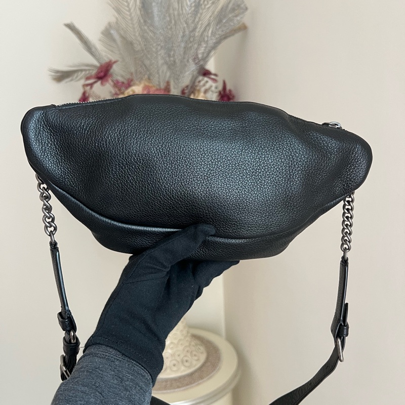 香奈兒 黑色荔枝牛皮復古銀胸口包腰包-2