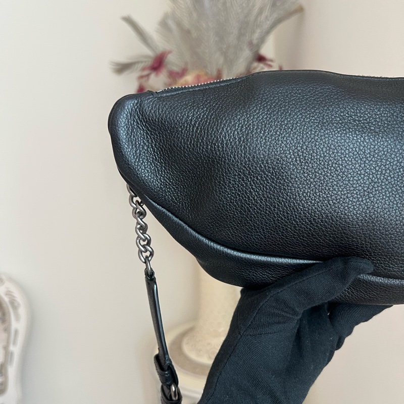 香奈兒 黑色荔枝牛皮復古銀胸口包腰包-4