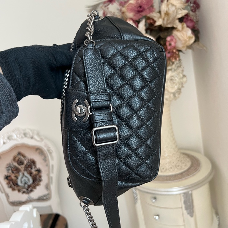 香奈兒 黑色荔枝牛皮復古銀胸口包腰包-19