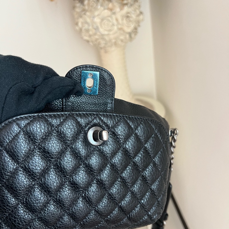香奈兒 黑色荔枝牛皮復古銀胸口包腰包-20