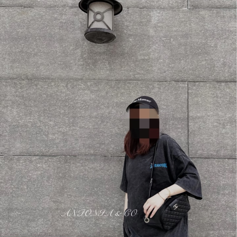 香奈兒 黑色荔枝牛皮復古銀胸口包腰包-22