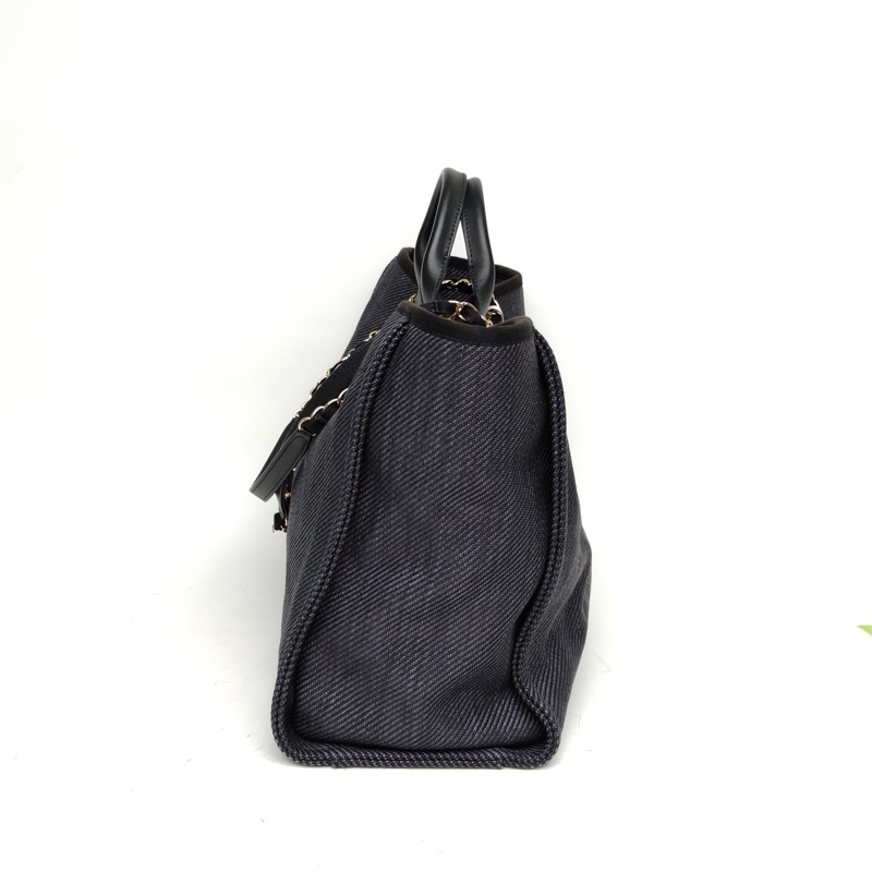 CHANEL 黑色帆布30開金扣沙灘包帶手柄版超大號-1