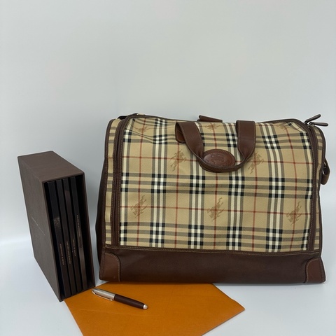Burberry 經典波士頓旅行包