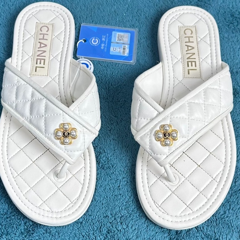 Chanel香奈儿 金色花瓣logo休閒人字拖 白色 尺碼：35碼 成色非常新-0