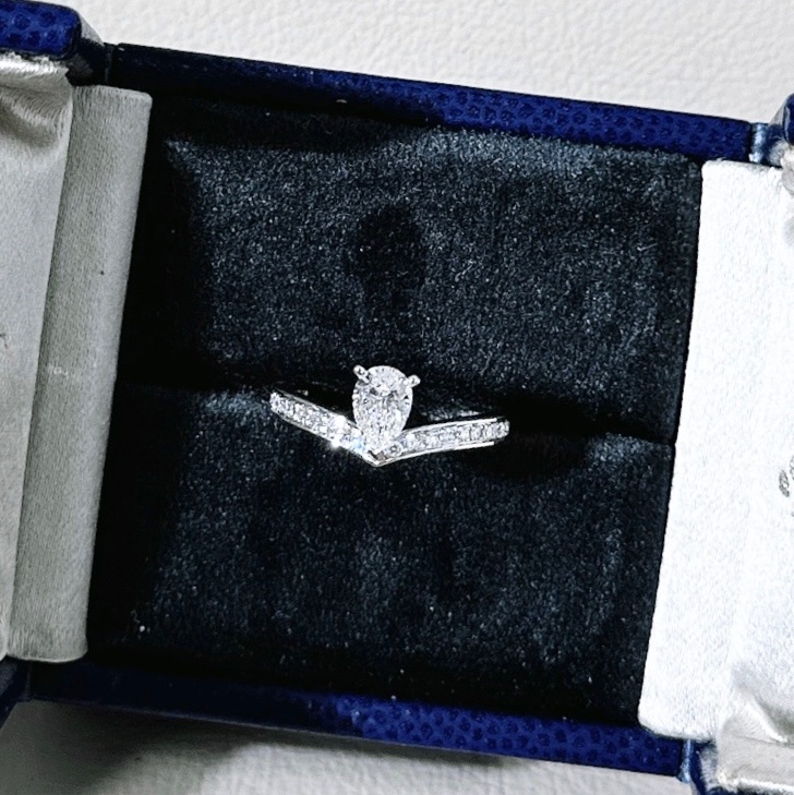 Chaumet尚美 Josephine 白鷺冠冕 V字型水滴鑽戒，50號-1