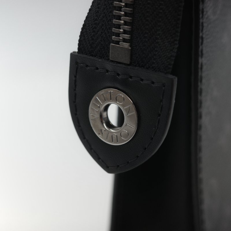 Louis Vuitton 路易威登 Pochette Voyage MM 帆布 經典黑灰雙色 塗層帆布 牛皮中型手拿包-17