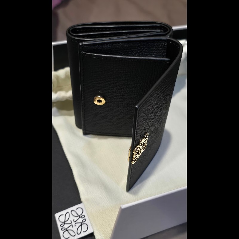 Loewe 黑金配色 三折短夾-2