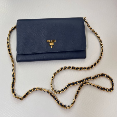 Prada 時尚藍Saffiano 牛皮革鏈條長夾