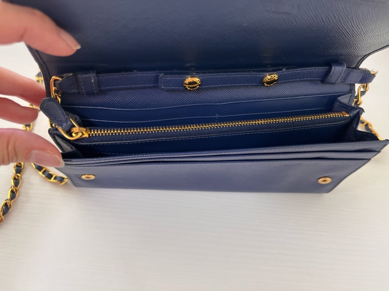 Prada 時尚藍Saffiano 牛皮革鏈條長夾-2