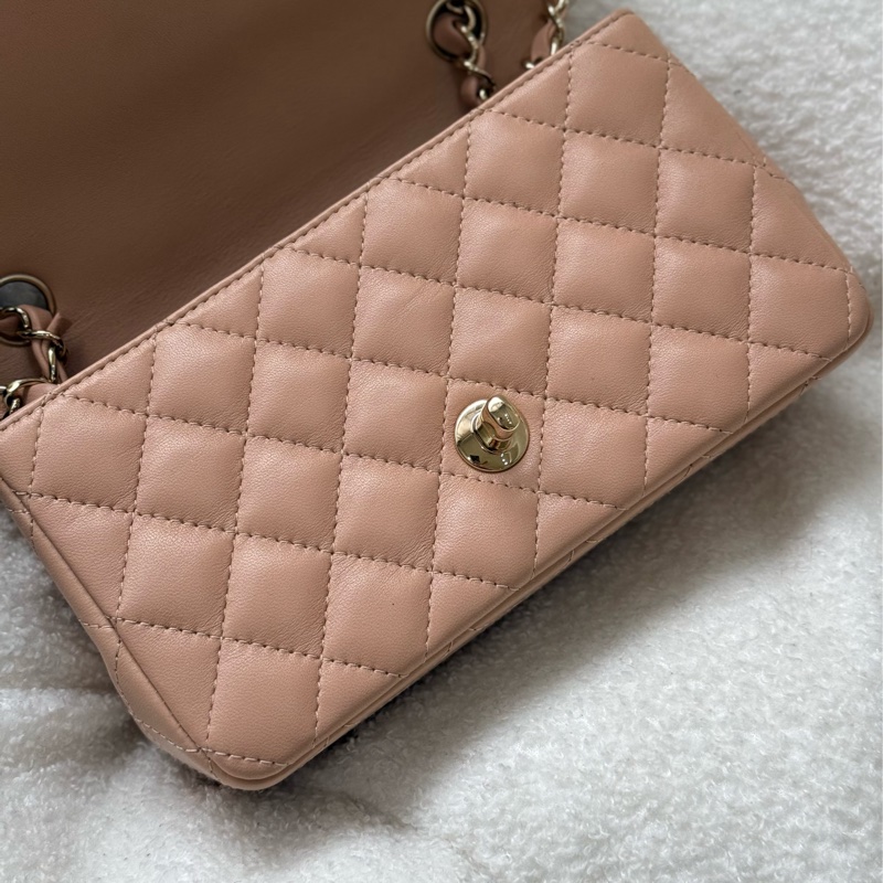 （閒置品🇭🇰香港購證全配）Chanel mini coco20 米奶茶色 ✨最新晶片款-8