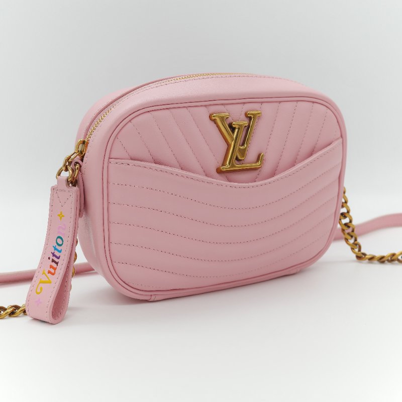 Louis Vuitton 路易威登 New Wave 櫻花粉 絎縫小牛皮 立體波浪紋拉鍊 斜背相機包-2