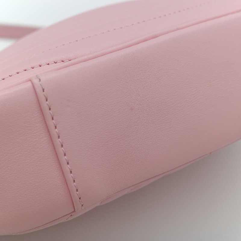 Louis Vuitton 路易威登 New Wave 櫻花粉 絎縫小牛皮 立體波浪紋拉鍊 斜背相機包-10