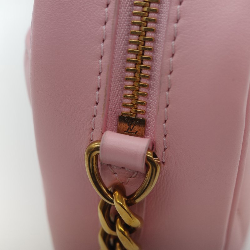 Louis Vuitton 路易威登 New Wave 櫻花粉 絎縫小牛皮 立體波浪紋拉鍊 斜背相機包-16