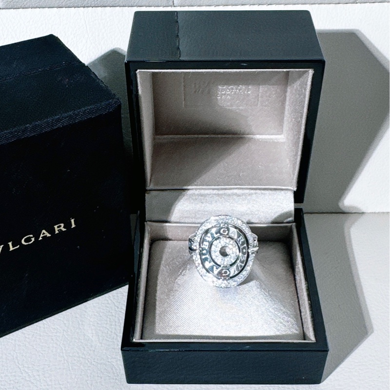 Bvlgari寶格麗 鑲鑽白金盾牌戒指，56號-0