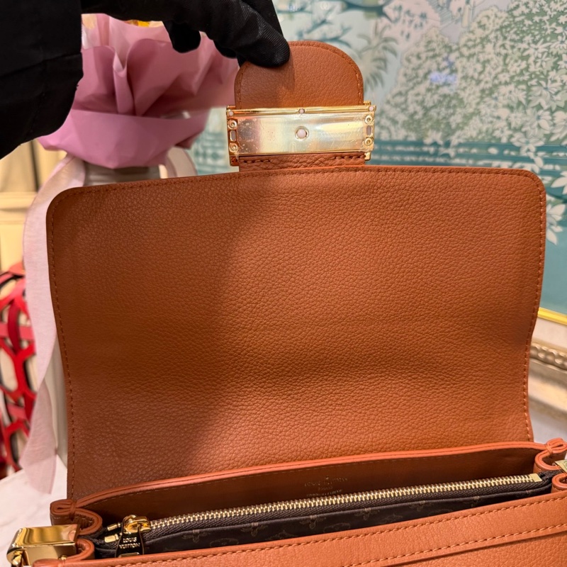 LV 琥珀牛皮Dauphinesoft MM金釦下蓋肩斜背包M11476-8